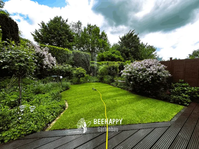 Garten mit neuem Rollrasen